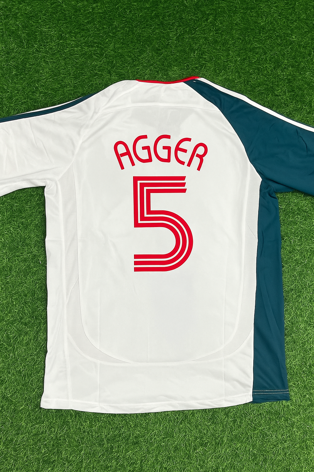 Daniel Agger Liverpool 2006 2007 White Retro Football Jersey