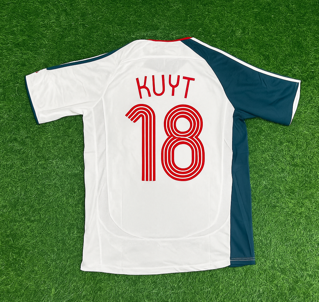 Dirk Kuyt Liverpool 2006 2007 White Retro Football Jersey