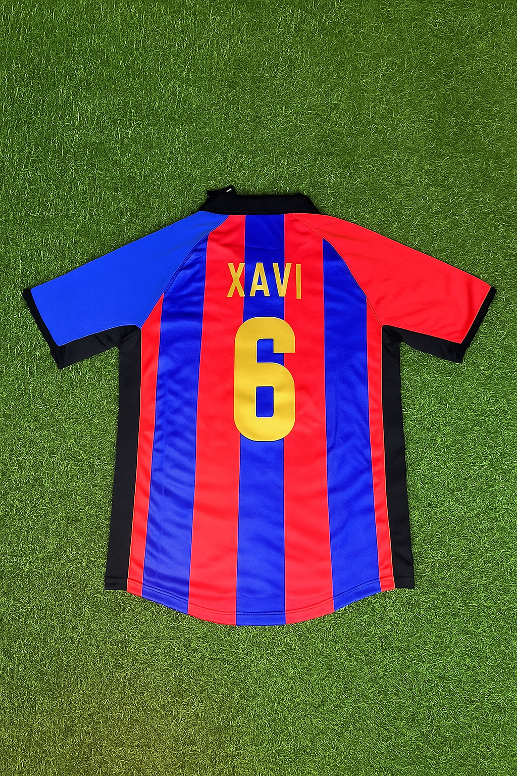 Xavi Hernandez 6 Barcelona 2001/2002 Home Retro Football Jersey Kit