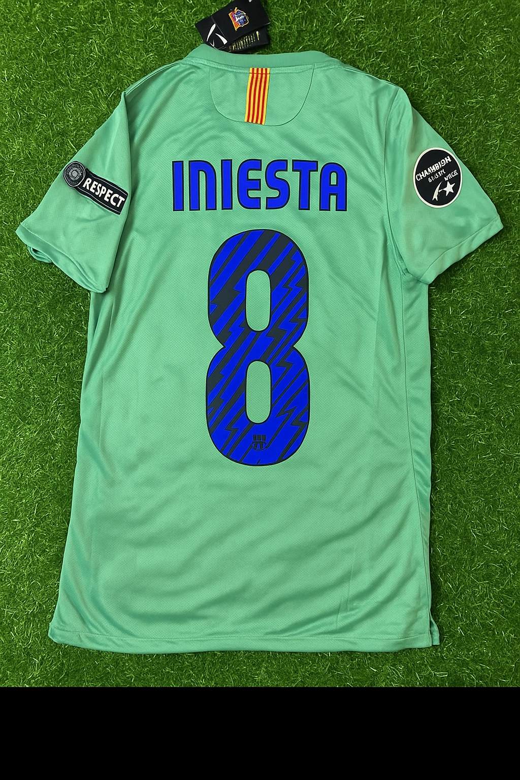 Andres Iniesta 8 - Barcelona 2011/2012 Blue Red Home Retro Football Jersey