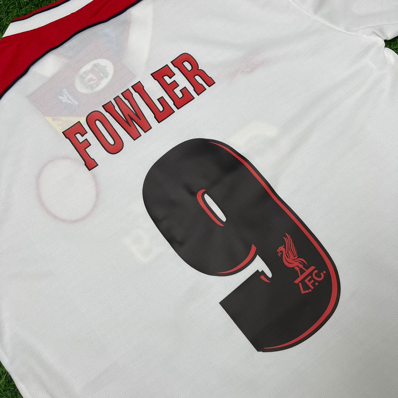Robbie Fowler Liverpool 1998-1999 Away White Retro Football Jersey Kit