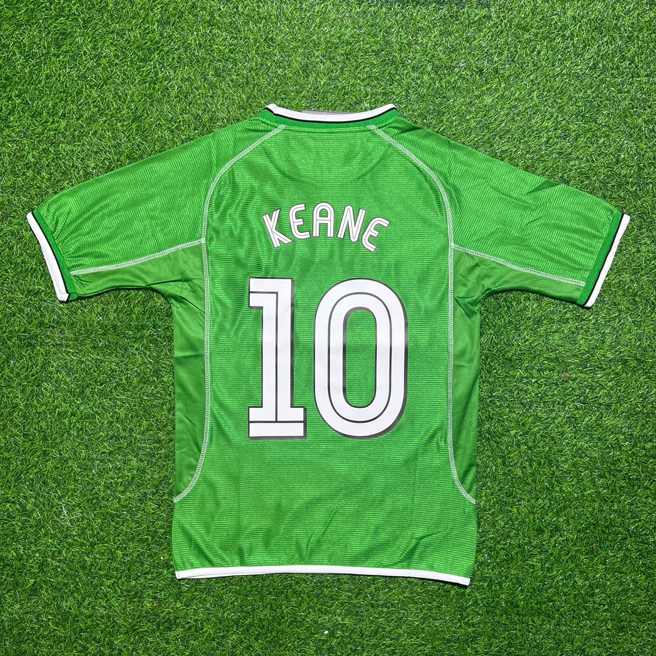 Robbie Keane Ireland 2000/2002 Retro Green Football Jersey Kit
