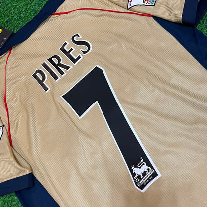 Robert Pirès #7 Arsenal 2001-2002 Away Golden Retro Football Jersey
