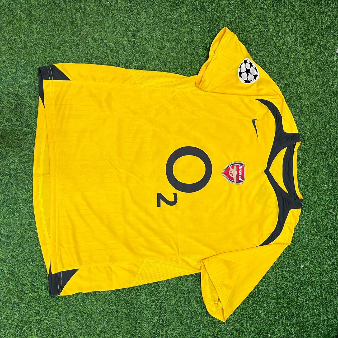 Robert Pires 7 - Arsenal 2005/06 Yellow Retro Football Jersey Kit