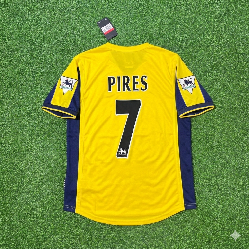 Robert Pires - Arsenal 2000 Retro Football Jersey
