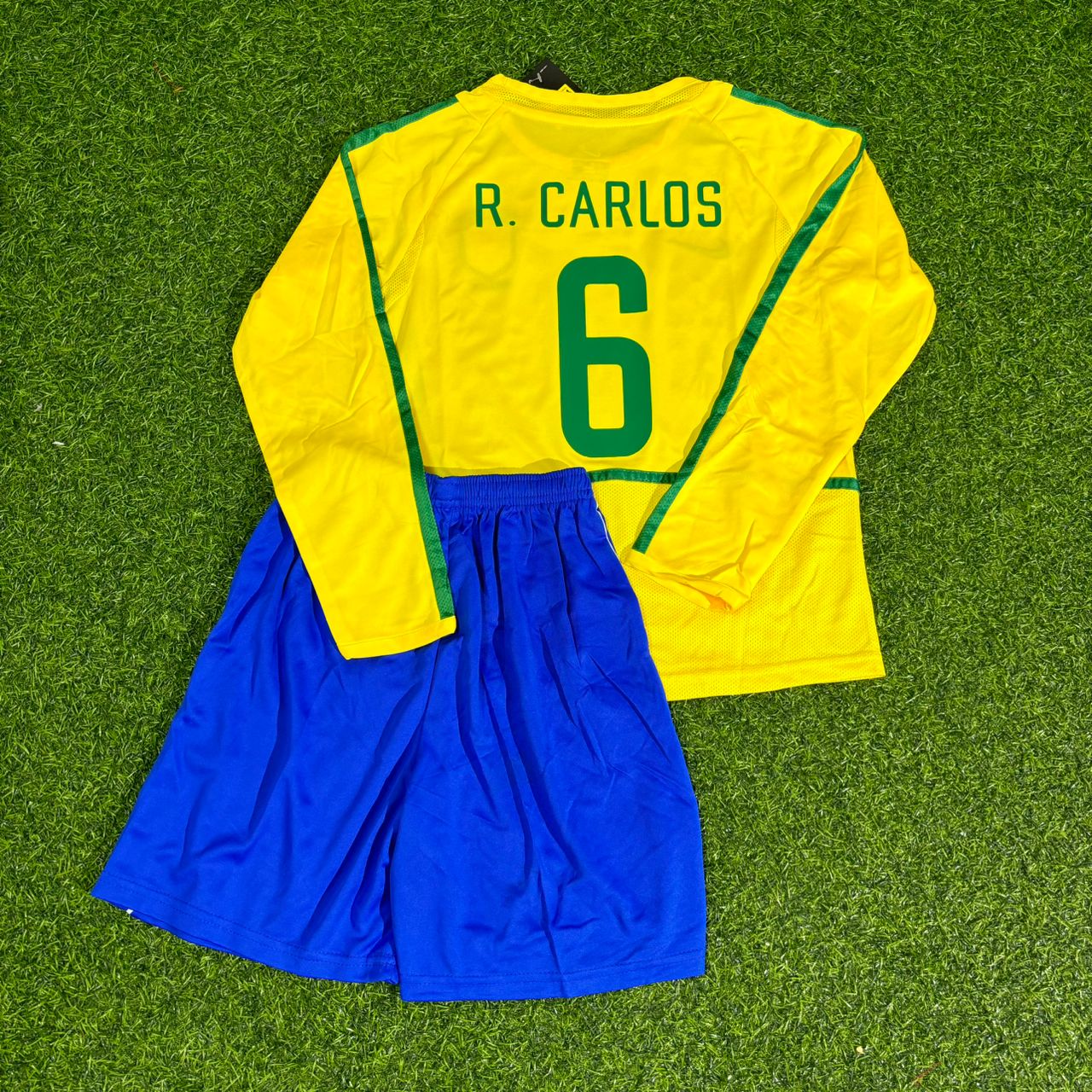 Brazil World Cup 2002 Roberto Carlos #6 Home Long Sleeve Retro Football Jersey