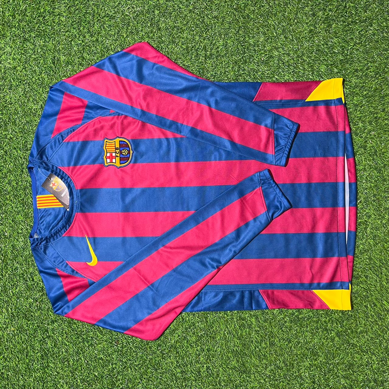 Ronaldinho #10 Barcelona 2005-2006 Long Sleeve Retro Football Jersey