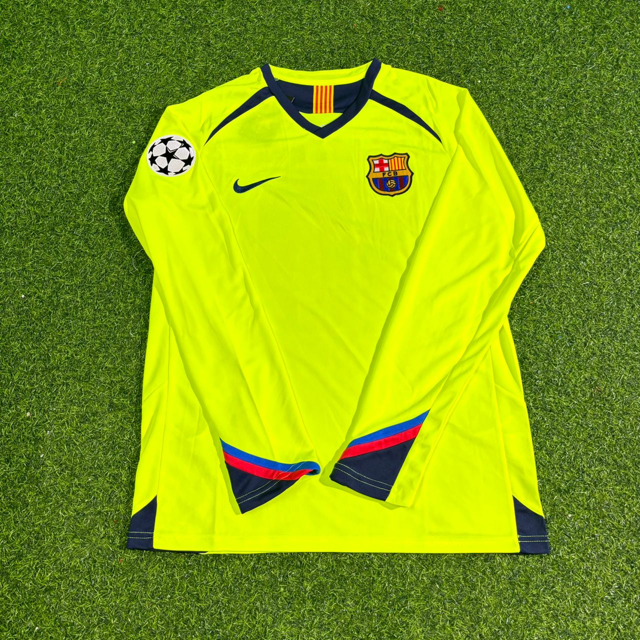 Ronaldinho Gaucho Barcelona 2005-2006 Yellow Green Retro Long Sleeve Football Jersey Kit