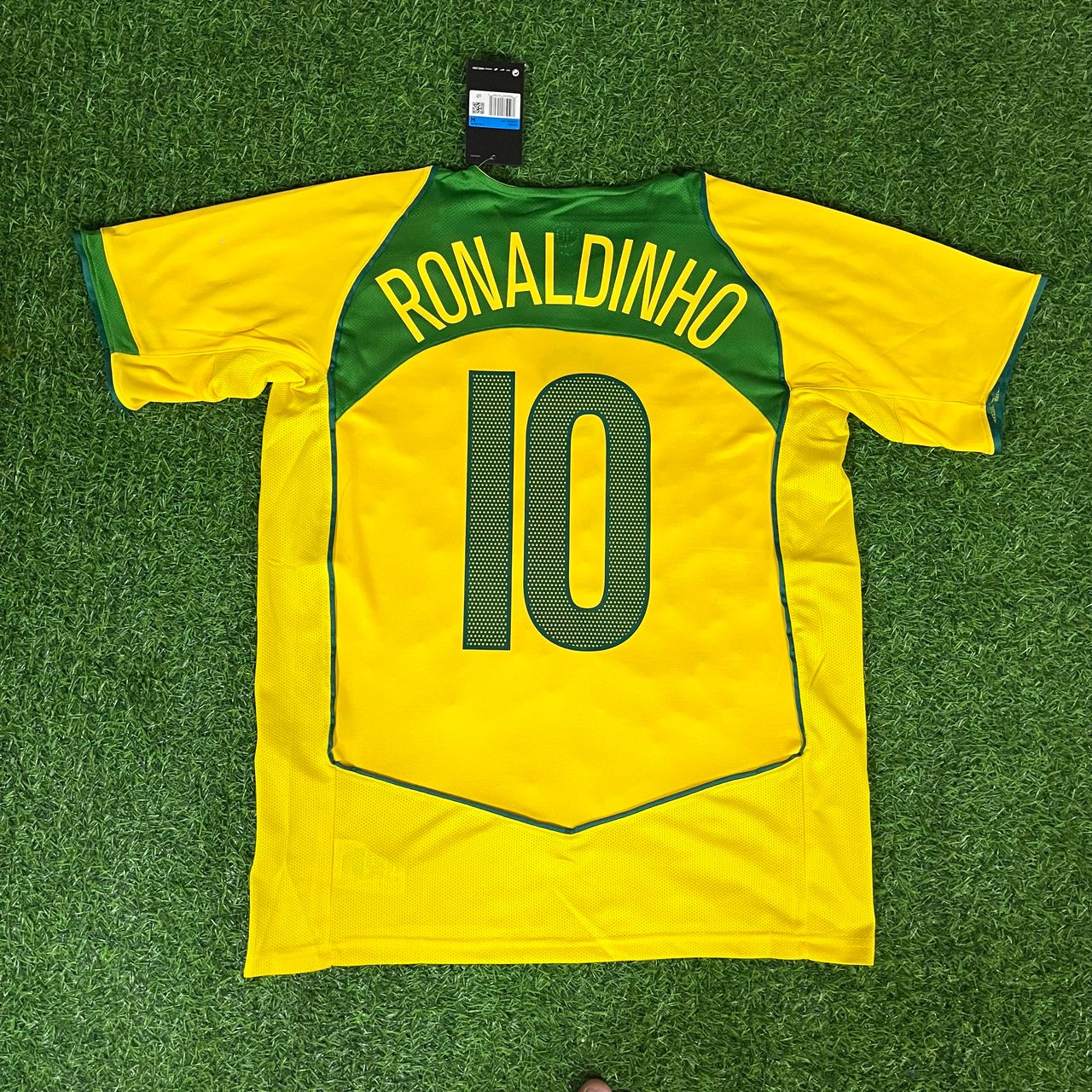 Ronaldinho Gaucho – Brazil 2004–2006 Retro Kit Jersey – | Trikot | Maillot