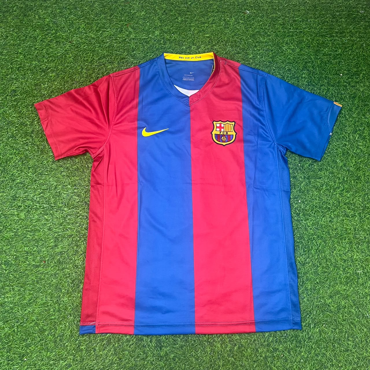 Ronaldinho Gaucho Barcelona 2006/2007 Home Retro Football Jersey Kit