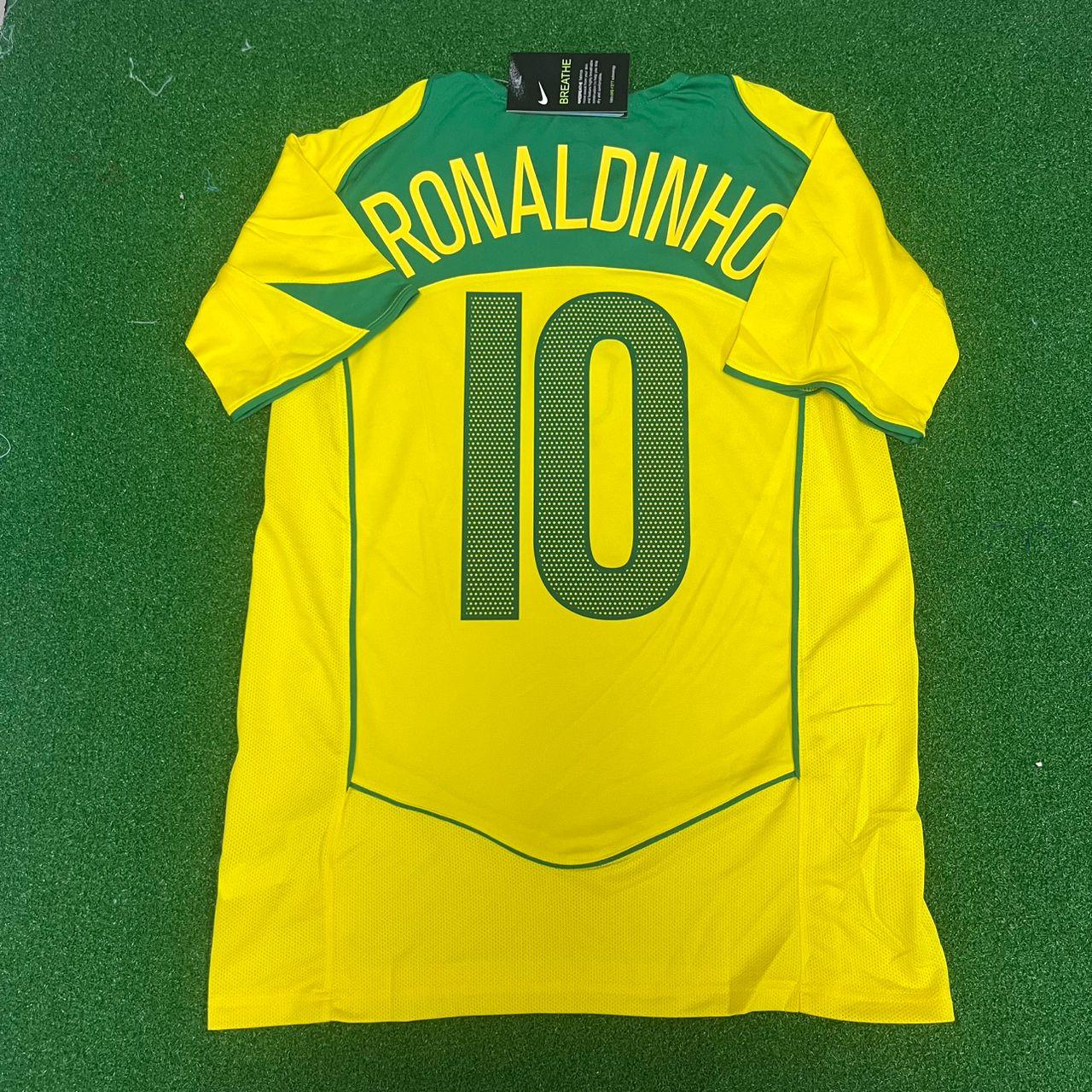 Ronaldinho Gaucho - Brazil 2004 - 2006 Retro Football Jersey Kit