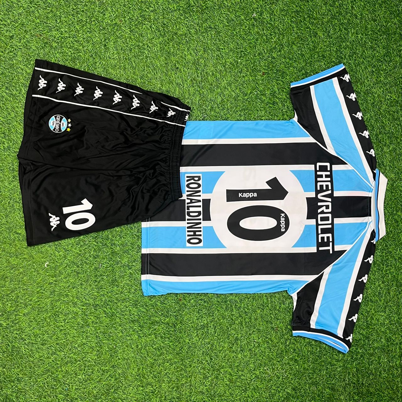 Ronaldinho Gaucho Gremio 2000 Kids Retro Football Jersey Kit