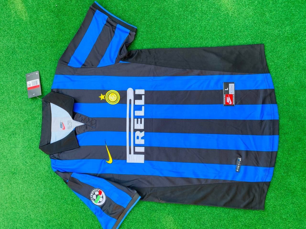 Ronaldo Nazario El Fenomeno R9 - Inter Retro Football Jersey Kit