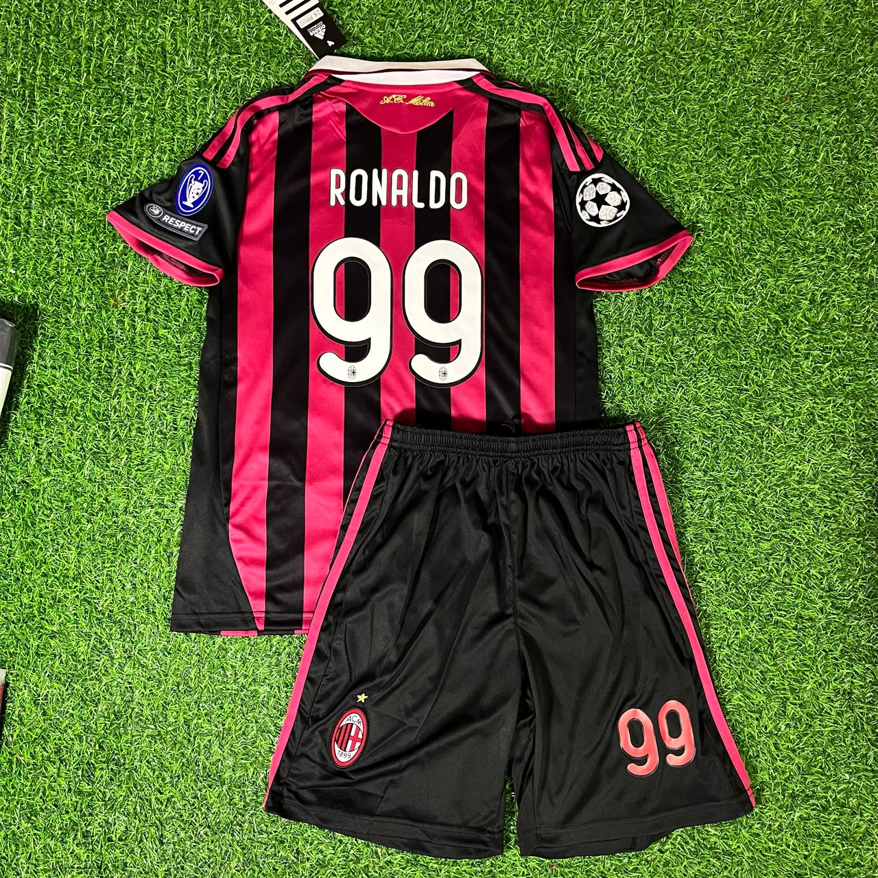 Ronaldo Nazário 99 - AC Milan 2009 2011 Retro Kids Football Jersey Kit
