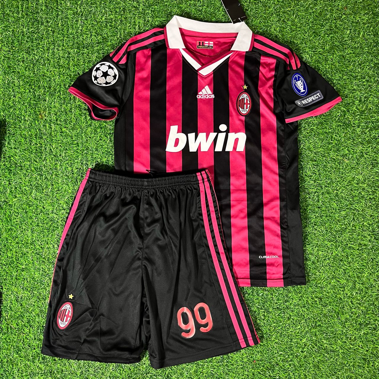 Ronaldo Nazário 99 - AC Milan 2009 2011 Retro Kids Football Jersey Kit