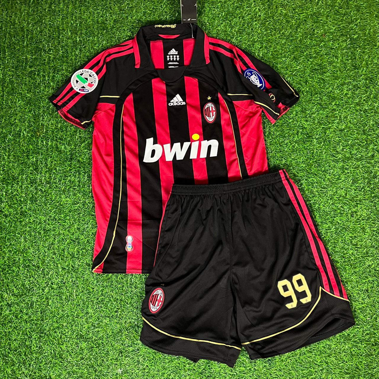 Ronaldo Nazario R9 El Fenomeno AC Milan 2007 Kids Children Home Retro Football Jersey