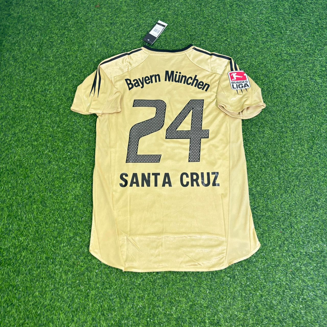 Roque Santa Cruz Bayern München 2004/05 Retro Golden Fußballtrikot Set Jersey