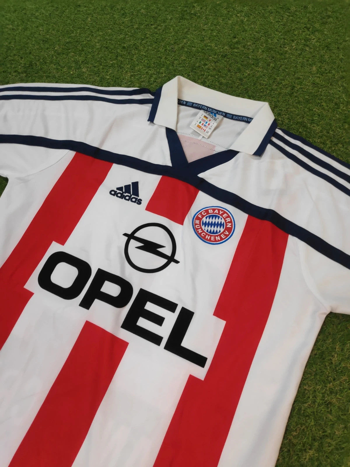 Roque Santa Cruz Bayern Munich 2000 2001 Football Jersey Kit