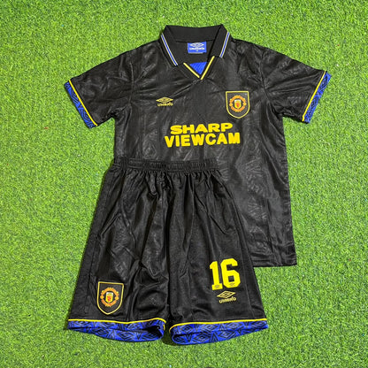 Roy Keane Manchester United 1992 1993 Kids Retro Retro Football Jersey Kit