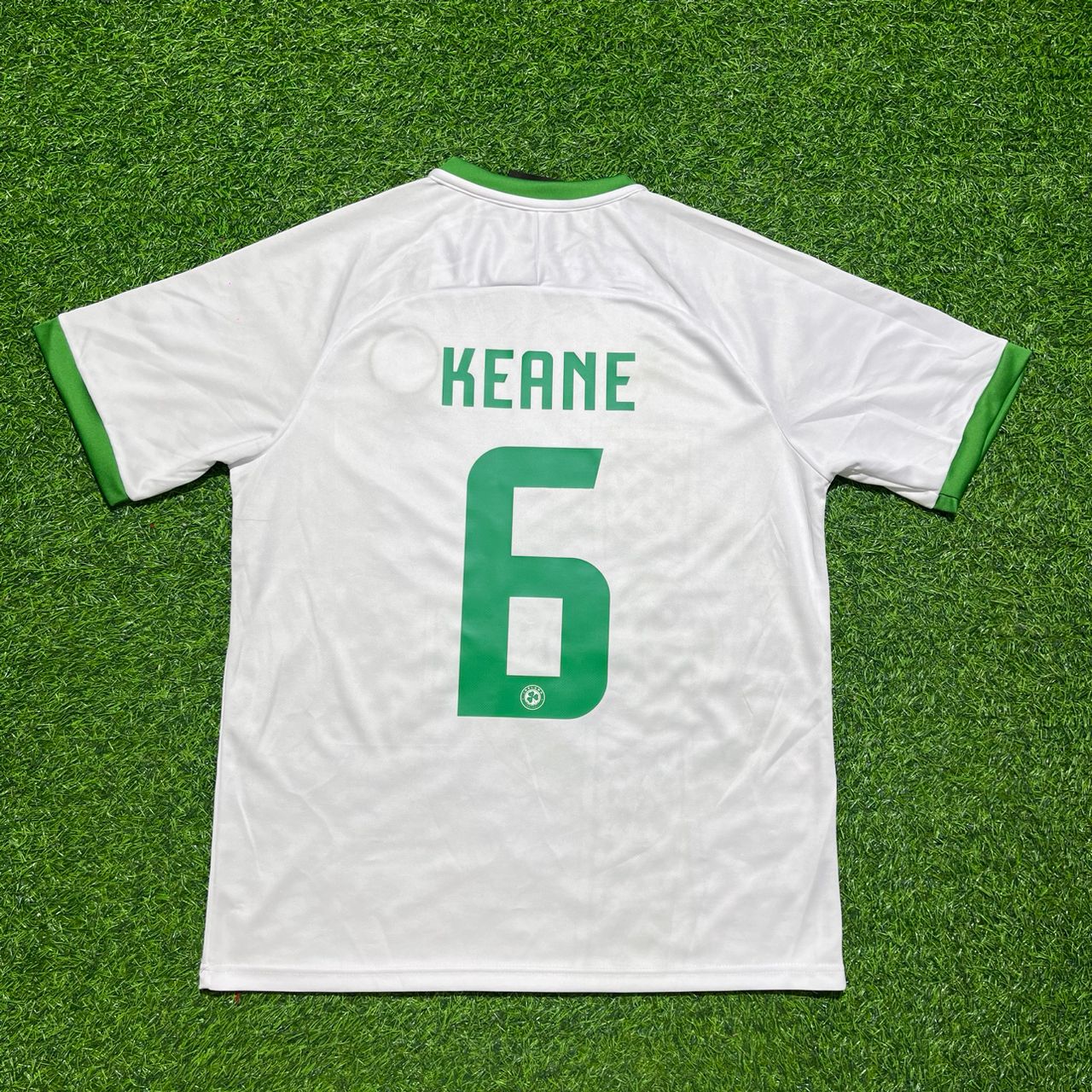 Roy Keane 6- Ireland Vintage Special Edition White Football Jersey Collection