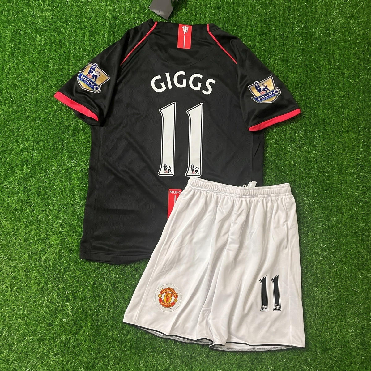 Ryan Giggs #11 Manchester United 2007/20008 Black Kids Football Jersey Kit for Children