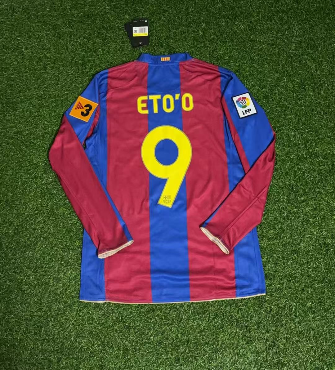 Samuel Eto'o Barcelona 2007 Retro Football Jersey Kit