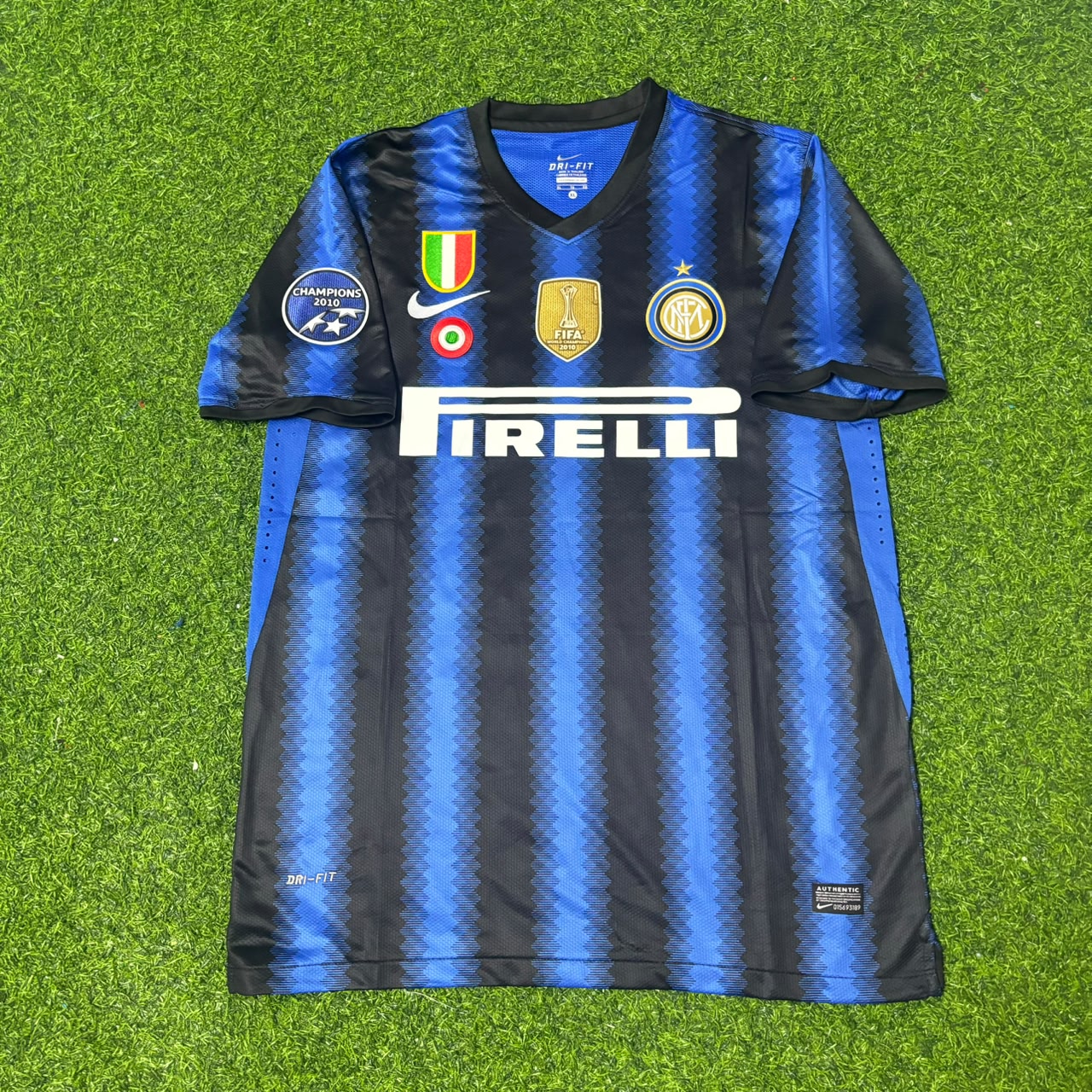 Samuel Eto'o Inter Milan 2011-2012 Home Retro Football Jersey Kit