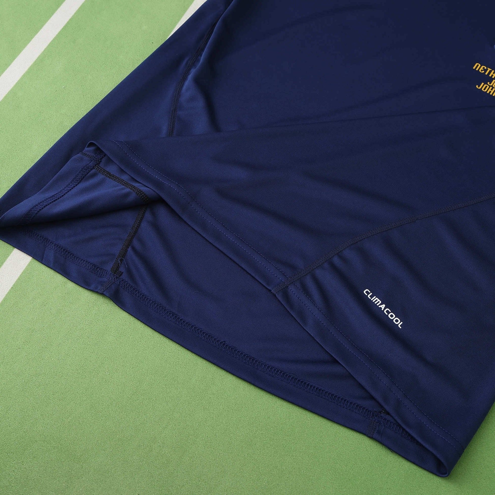 Spain 2010 World Cup Fernando Torres Retro Kids Football Jersey detail view