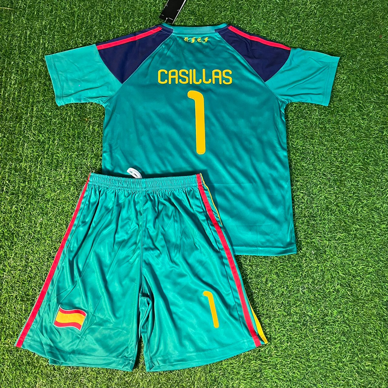 Kids Iker Casillas Spain 2010 World Cup Final Retro Jersey Trikot Camiseta Maillot Soccer Kit