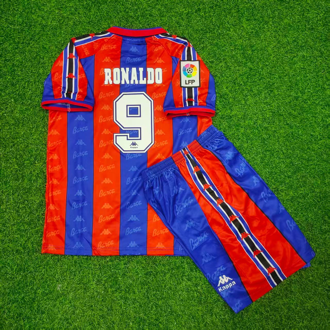 The Phenomenon Ronaldo Nazário R9 Barcelona 1996/1997 Kids Retro Football Jersey Kit