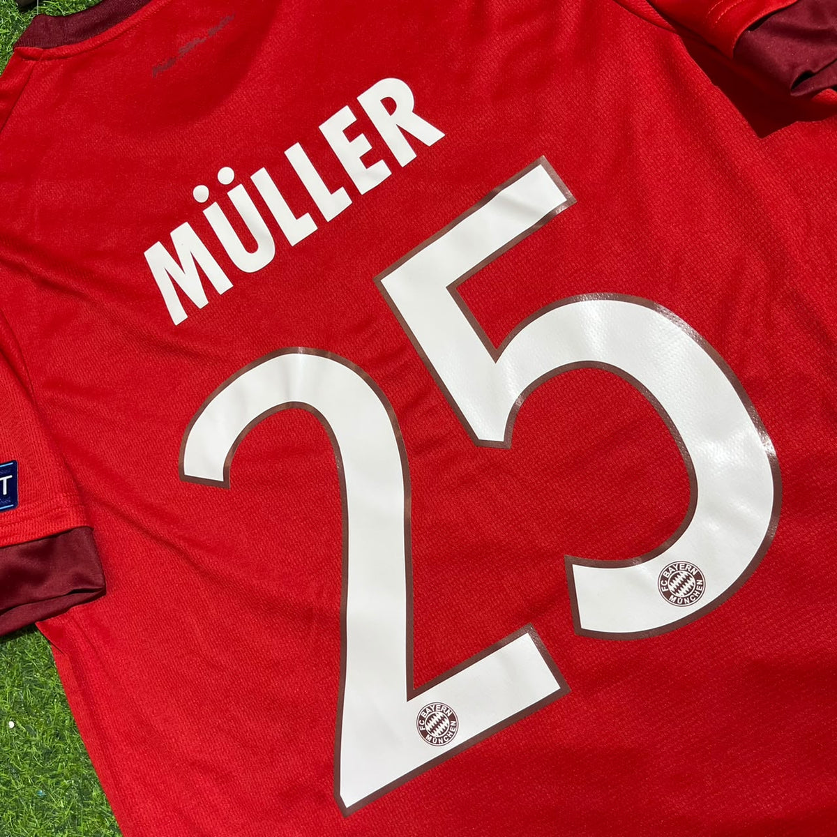 Thomas Müller Bayern Munich 2015-2016 Home Red Football Jersey Kit
