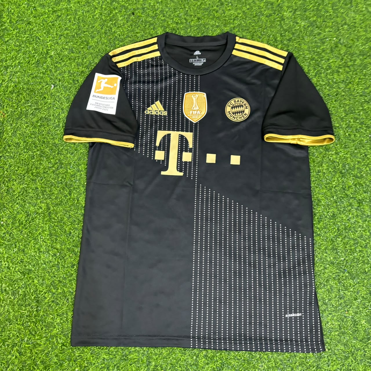 Thomas Müller Bayern Munich 2021-2022 Away Football Jersey Kit