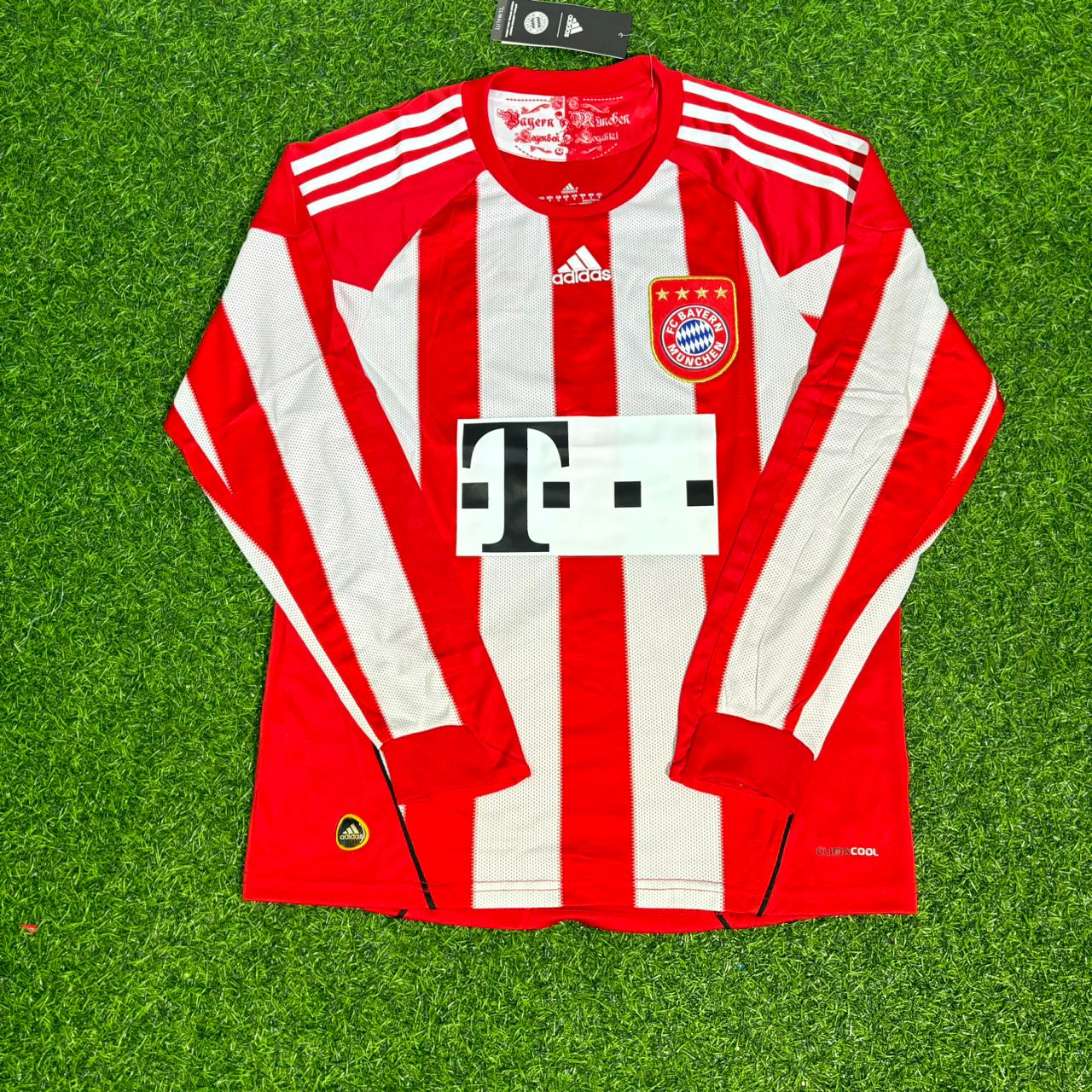 Toni Kroos FC Bayern Munich 2010/11 Red Retro Football Jersey