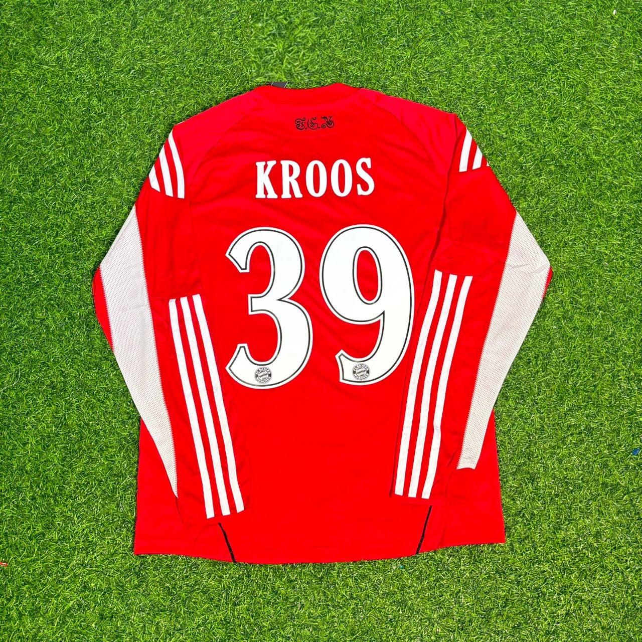 Toni Kroos FC Bayern Munich 2010/11 Red Retro Football Jersey