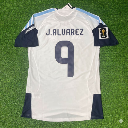 Argentinien Nationalmannschaft Weltmeisterschaft 2026 Julian Alvarez Spielerversion Weißes Fußballtrikot