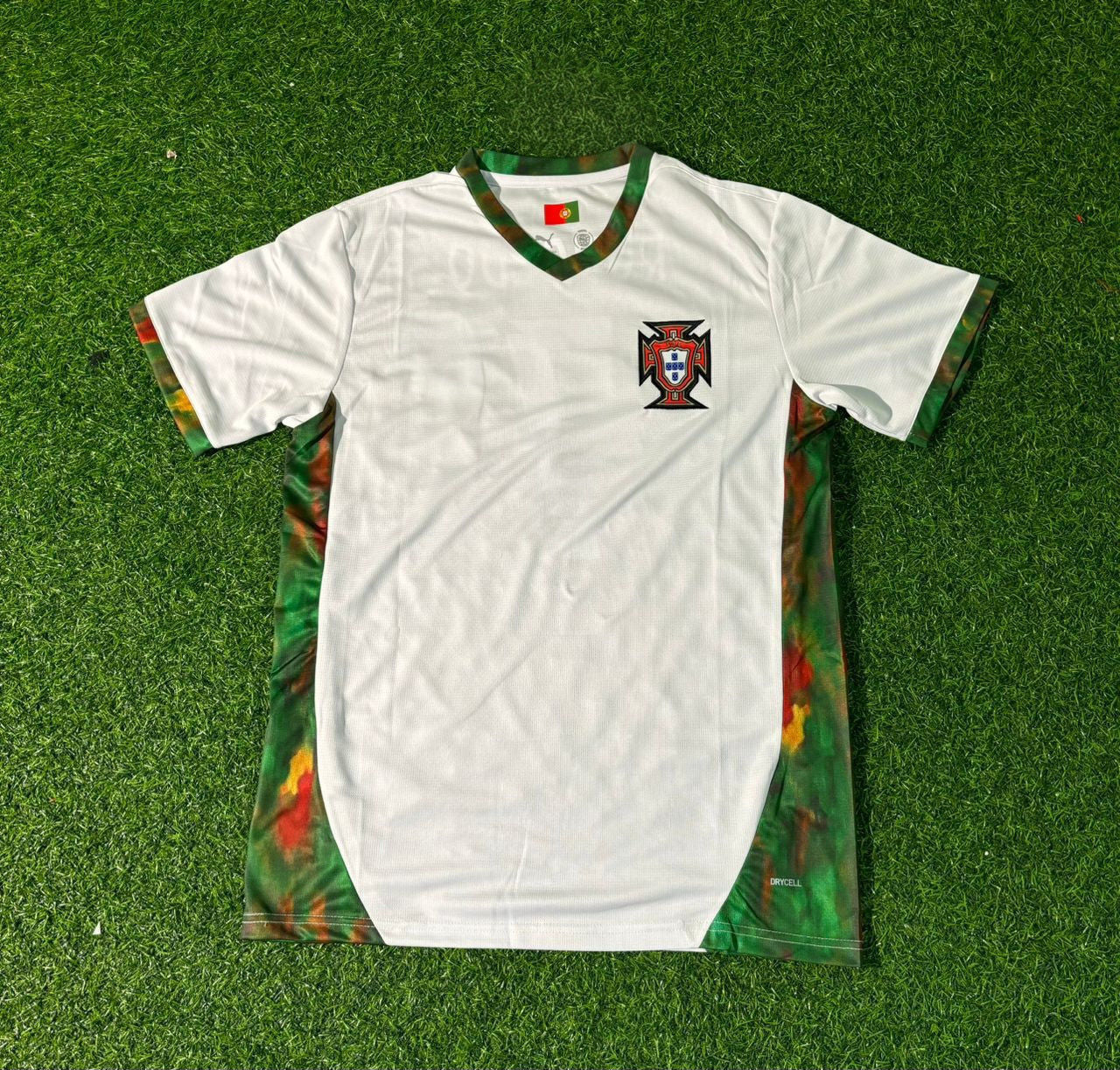 Portugal Nationalmannschaft Weltmeisterschaft 2026 Bernardo Silva weißes Fußballtrikot
