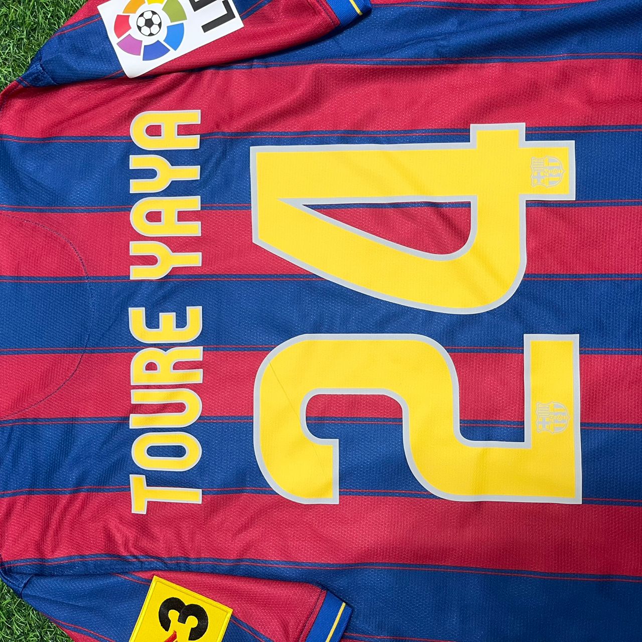 Yaya Toure 24 - Barcelona Home 2009/2010 Retro Football Jersey Kit