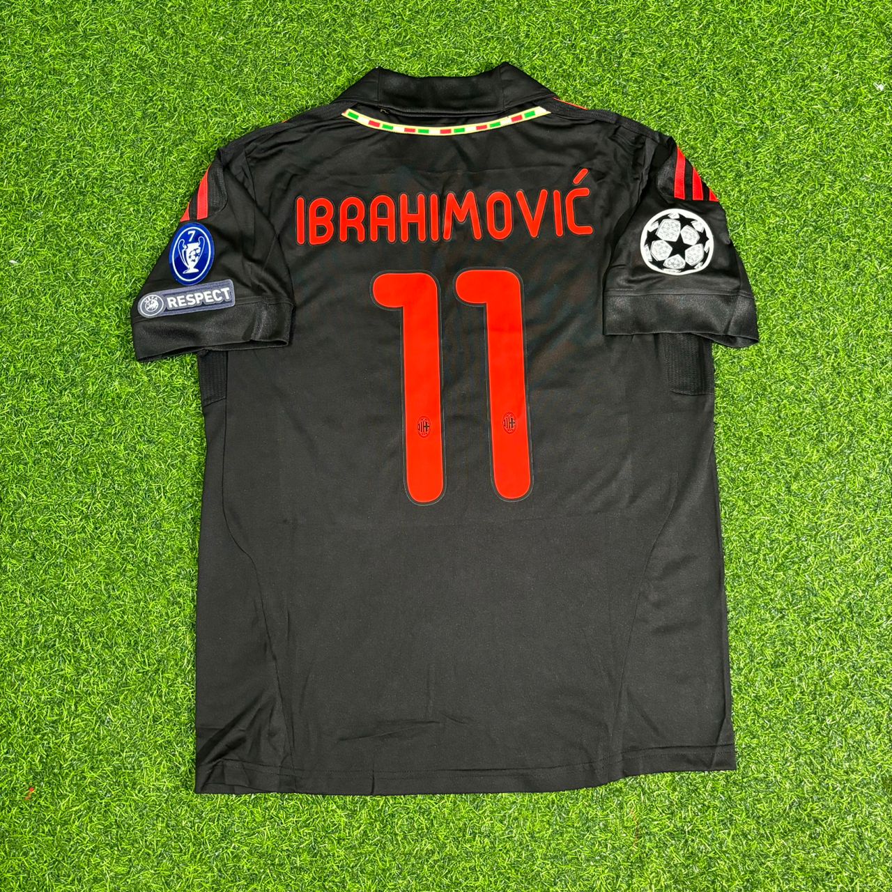 Zlatan Ibrahimović #11 AC Milan 2011 2012 Away Black Retro Football Jersey