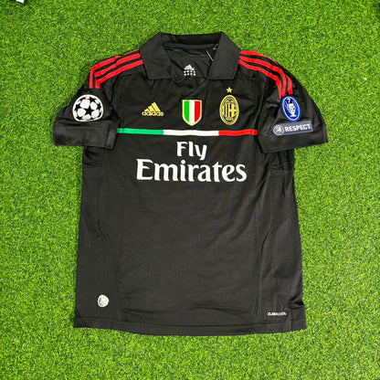 Zlatan Ibrahimović #11 AC Milan 2011 2012 Away Black Retro Football Jersey