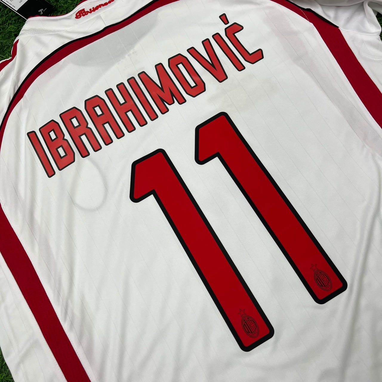 Zlatan Ibrahimovic 11 AC Milan White Long Sleeve Retro Football Jersey Kit