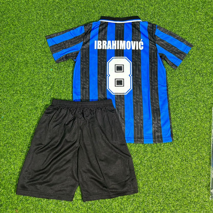Zlatan Ibrahimović #8 Inter Milan Home Retro Kids Football Jersey Kit