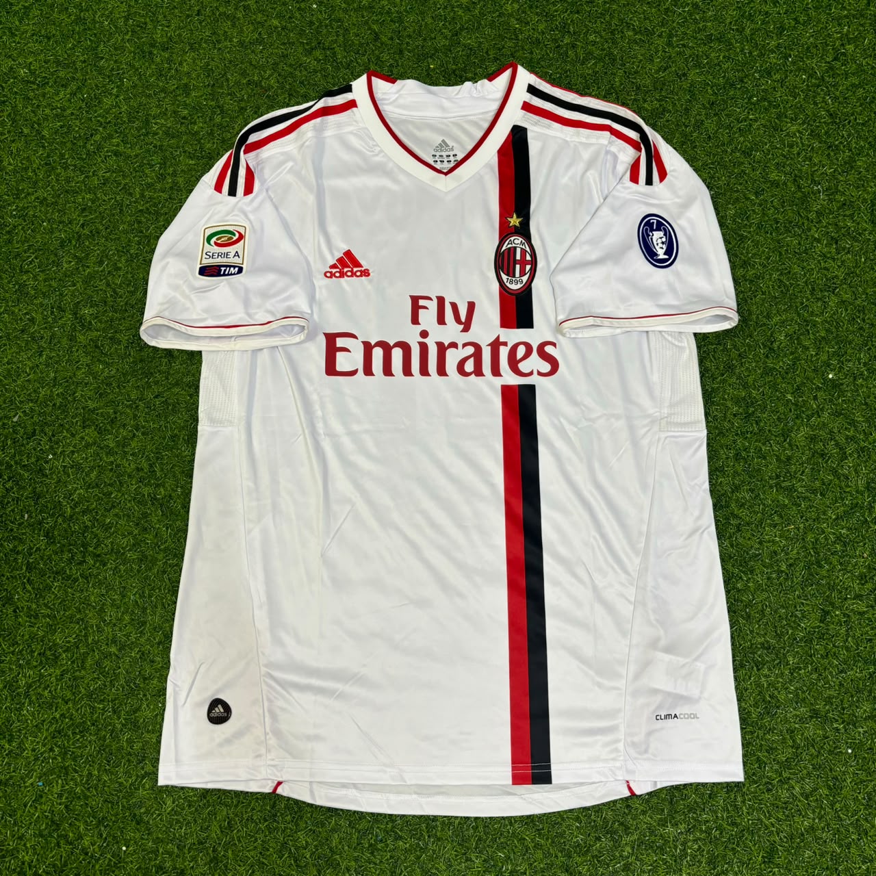 Zlatan Ibrahimović #11 Milan 2011-2012 White Away Retro Football Jersey Kit